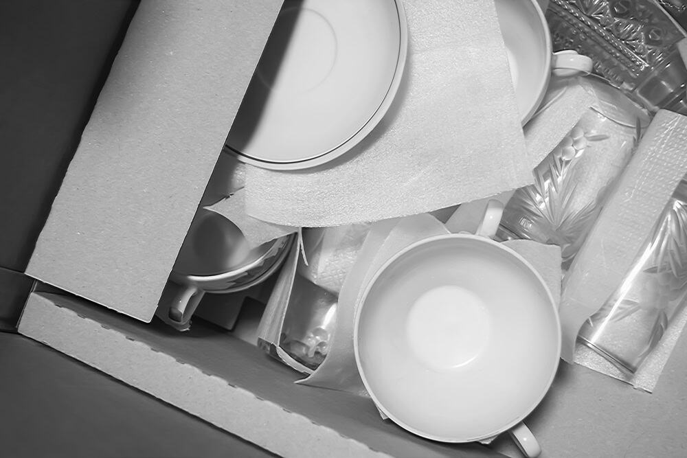 szkło i porcelana w kartonie